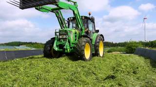 [1.Schnitt] GRAS EINFAHREN || John Deere 6820