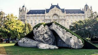 Топ-10 самых необычных скульптур и памятников мира