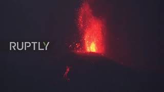 Spain: Smoke fills sky as La Palma volcano spews lava