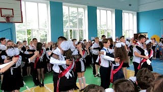 ВАЛЬС ВЫПУСКНИКОВ - 2019 11 класс АГГ им. П. Н. Липовенко Последний звонок Алчевск