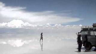 Граница неба и земли -- соляное озеро Salar de Uyuni