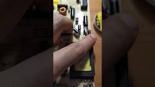 Телевизор.TOSHIBA 26DL833R не включается.