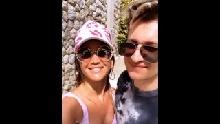 Ольга Бузова и Давид Манукян балуют себя устрицами )) ???