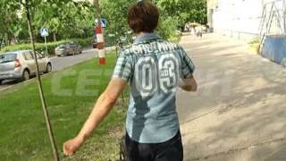 Танцующий наркоман поразил житлей бульвра Юбилейного летящей походкой.