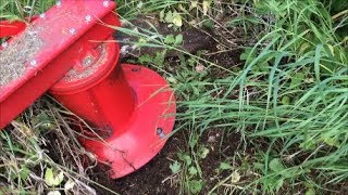 Попал камень под роторную косилку!