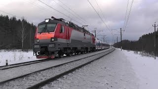 Электровоз ЭП20-007 с поездом № 013 Москва - Берлин