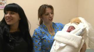 выписки из роддома (ознакомительный клип из разных выписок)