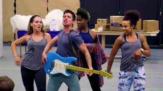 Huey Lewis & The News - Rehearsal footage of new musical - The Heart Of Rock And Roll