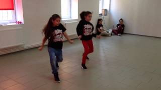 Нетипичная Махачкала Девочки танцуют Хип хоп (HipHop Dance)