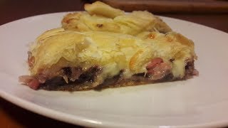 Rustico di pasta sfoglia, con radicchio, speck e formaggio