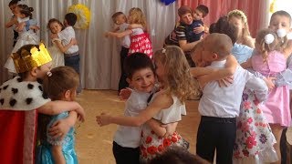 Я от тебя убегу убегу ?Танец  ку ку ?Дети танцуют ❤️Утренник в детском саду