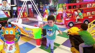 EĞLENCE MERKEZİNE GİTTİK!! Eğlenceli Çocuk Videosu
