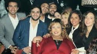 نجوم مسرح مصر يحتفلون ب ولاده ويزو