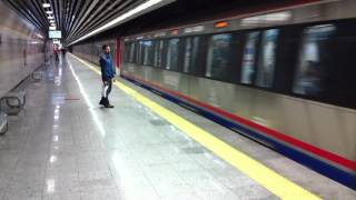 Метро в Стамбуле под Босфором Marmaray