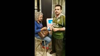 COMPRANDO BITCOIN EN CARACAS EN UN CAJERO UBICADO EN TIENDAS TRAKI DE SABANA GRANDE