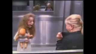 Scherzo in Ascensore con la Bambina Fantasma - Completo