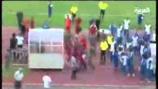 ضرابة لاعبين المنتخب الكويتي و اللبناني + اطلاق النار