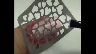 Маникюр с трафаретами Vinylist на 14 февраля   Nail design with nail stencils Vinylist