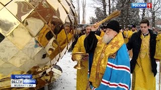 В Краснодаре у Свято-Вознесенского храма освятили новые купола
