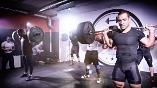 Cyclist VS Powerlifter VS Strongman - 5 minute SQUAT BATTLE!