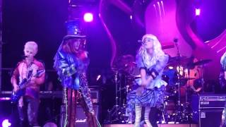 Mad T Party - Domino