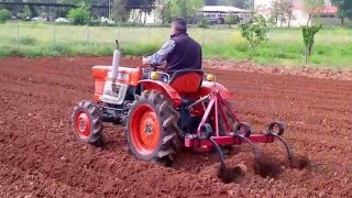 Βιντεο KUBOTA με αυλακωτηρα - www.trakterakia.gr