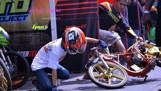 Keganas@n PARA JOKI Papan Atas Setting di Paddock Drag Bike IDC Seri 2 Karanganyar