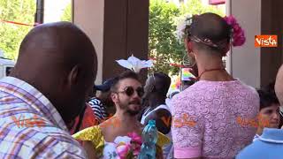 Gay Pride a Milano, in 200 mila alla sfilata arcobaleno