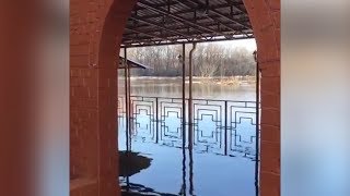 Вода пришла в Новоаннинск Волгоградской области