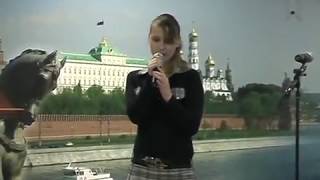 Наталья Шевель (в будуем Краско) читает стихи