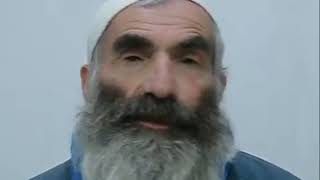 Офицерские погоны человек не одевал.
