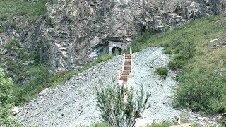 Пещера. Недостроенная Катунская ГЭС за Еландой (Чемал). Заброшенная штольня ГЭС. Горный Алтай