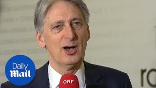 Brexit: Philip Hammond says Labour talks have 'no red lines'