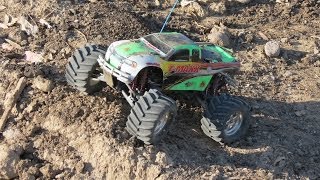 Traxxas T-Maxx Dust Bashing