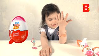 #Вероника #играет с яйцами Киндер Джой для девочек
