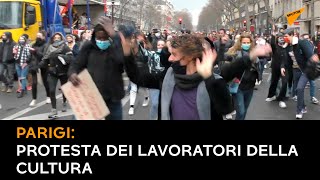Parigi: protesta dei lavoratori della cultura