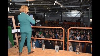 Nieuwjaarsreceptie honderdjarige LCKV drukker dan druk. www.leidseglibber.nl
