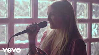 Julia Michaels - Uh Huh (Stripped) (Vevo LIFT)