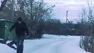 Бухой сотрудник полиции на дороге