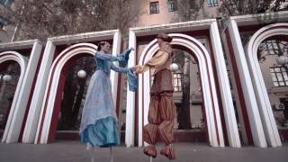 Amigo - stilt dancers. Танец на ходулях. Венеция.