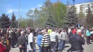 Ужасное видео! Атака  нацистов в Рубежном 21 04 2014