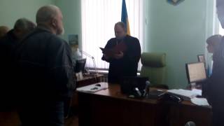 Мешканець Вінниці кинув по судді Вінницького міського суду Юрію Ковбасі яйцем