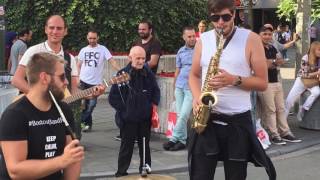 Avicii, wake me up (cover by Boston Band) - busking in the streets of Brussels, Belgium