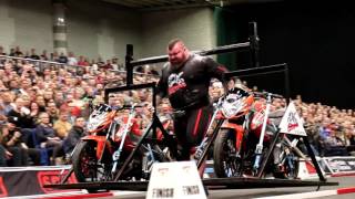 Eddie Hall 450kg Yoke Carry at Britain's Strongest Man 2017