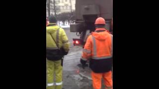 А нам пох мы асфальт кладём!Эту страну не победить!Ставим Лайк!))