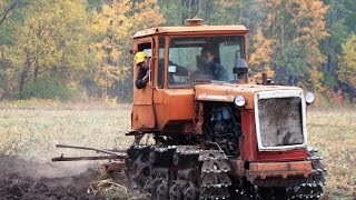 DT-75 plowing /// Трактор ДТ-75 вспашка зяби
