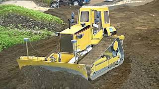 RC CONSTRUCTION ARENA  FRIEDRICHSHAFEN MODELLBAUMESSE 2016  CATERPILLAR D6 CATERPILLAR ROLLER C 5653