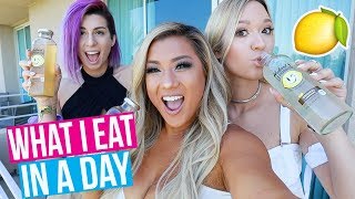 WHAT I EAT IN A DAY!! Travel Edition!