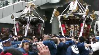 2012年　大岡越前祭パレード神輿渡御茅ヶ崎駅前