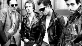 the clash - every little bit hurts